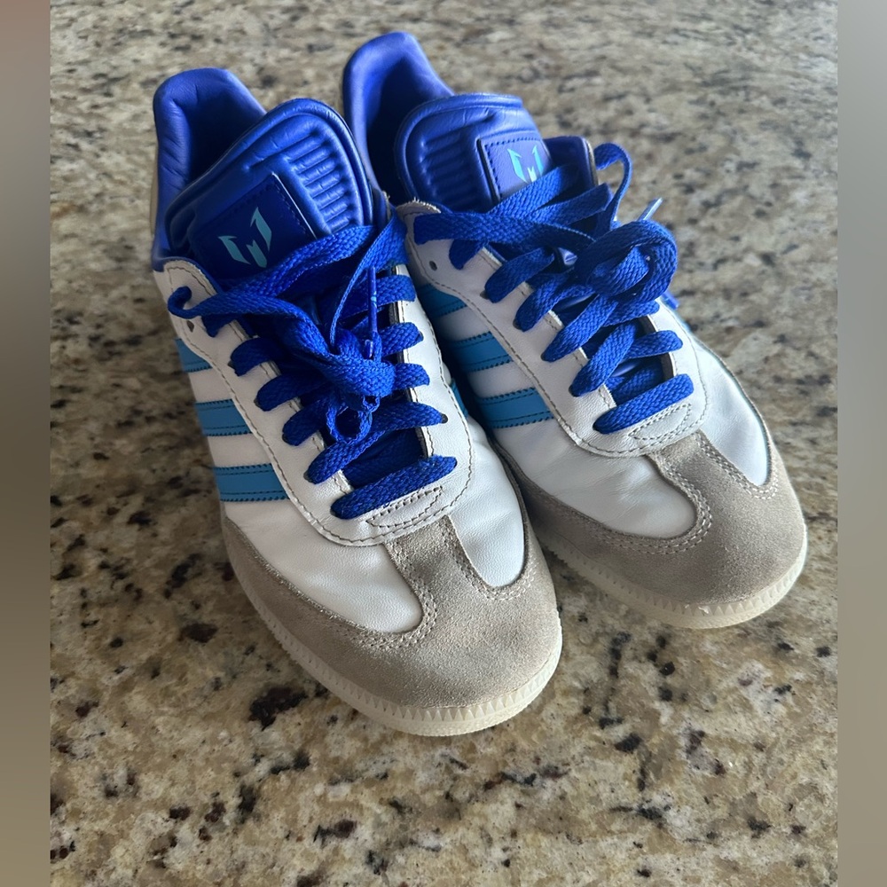 Adidas samba Messi indoor soccer shoes, mens 5.5 (women 6.5)